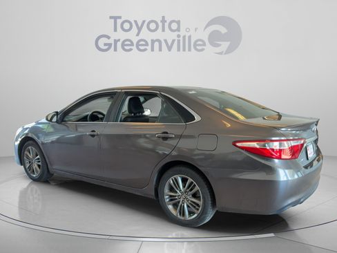 Used 2017 Toyota Camry SE FWD image 4
