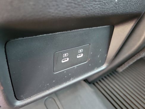 Certified 2025 Nissan Rogue SV image 18