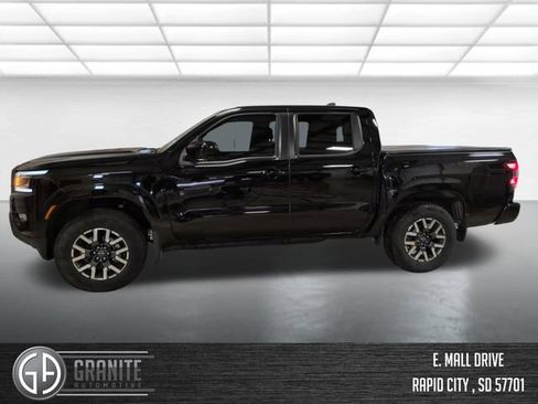 Used 2024 Nissan Frontier SL w/ Technology Package AWD/4WD image 3