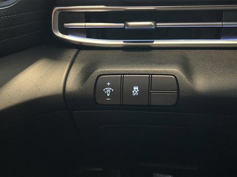 Used 2024 Hyundai Elantra SEL FWD image 26