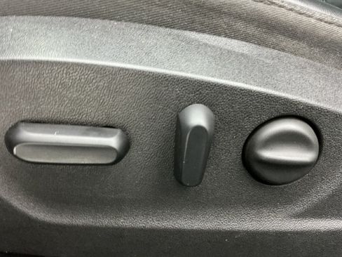 Used 2016 Buick Regal Premium w/ Driver Confidence Package #2 FWD image 39