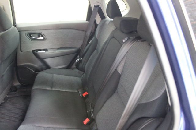 Used 2021 Nissan Rogue SV AWD/4WD image 9
