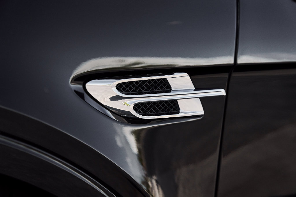 Used 2017 Bentley Bentayga AWD/4WD image 7