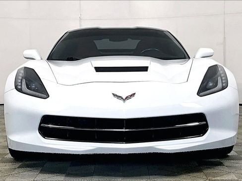 Used 2018 Chevrolet Corvette Stingray Coupe w/ 1LT RWD image 3