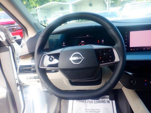 Used 2025 Nissan Murano SL AWD/4WD image 12