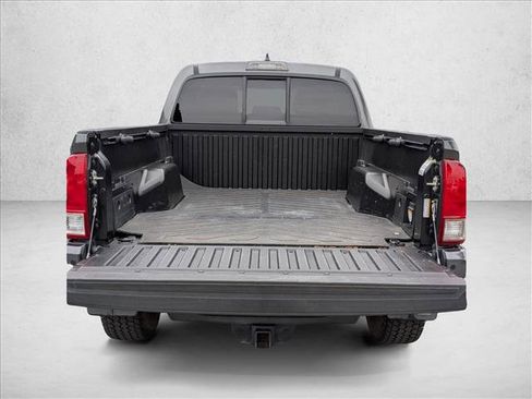 Used 2016 Toyota Tacoma TRD Sport RWD image 6