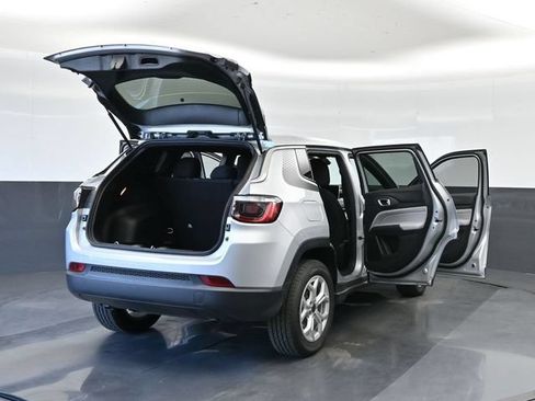 Used 2025 Jeep Compass Sport w/ Mopar Graphics Package AWD/4WD image 36