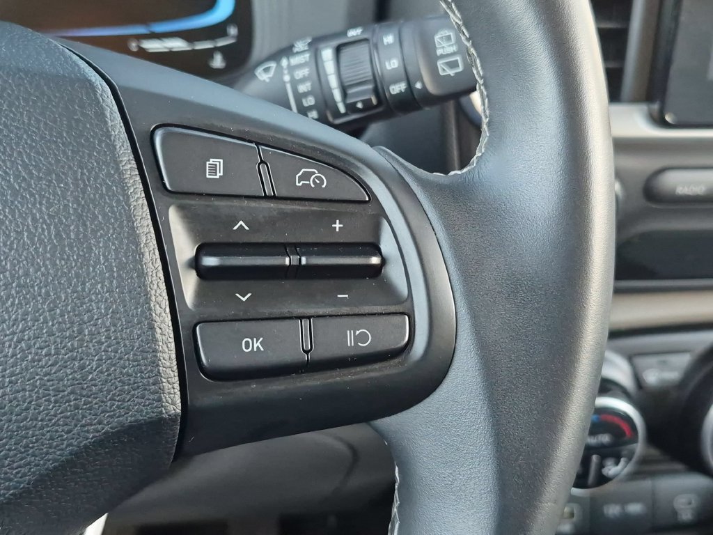 Used 2025 Hyundai Venue SEL FWD image 22