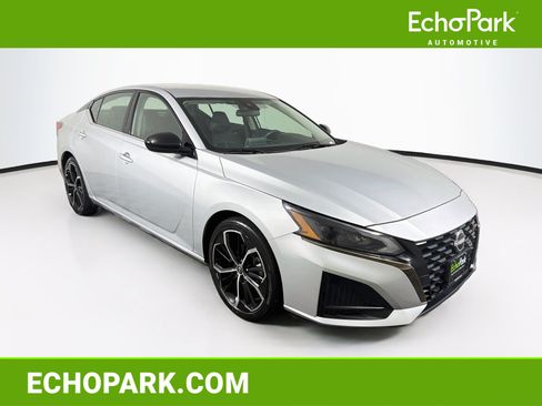 Used 2024 Nissan Altima 2.5 SR FWD image 1