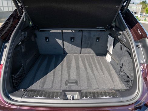 Certified 2025 Porsche Macan 4 Electric AWD/4WD image 28