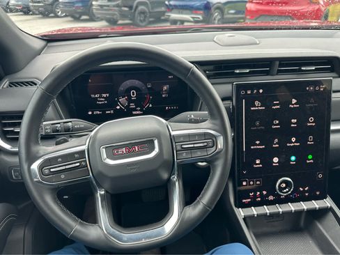 Used 2025 GMC Terrain Elevation w/ Technology Package II AWD/4WD image 12
