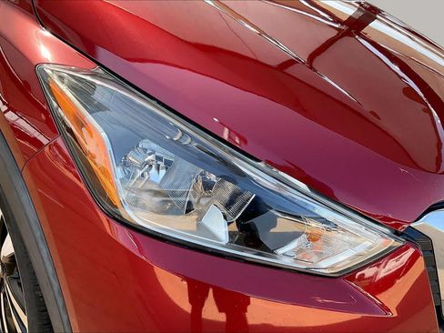 Used 2019 Nissan Kicks SV FWD image 27