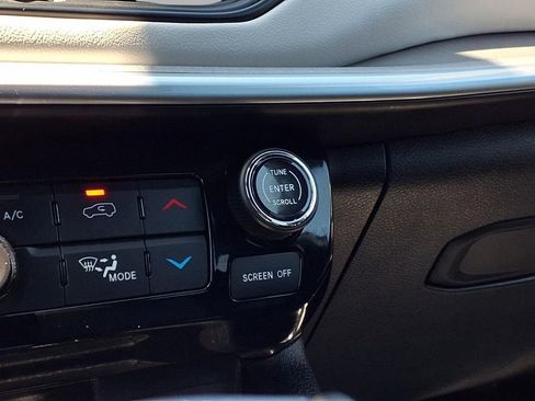 Certified 2025 Jeep Compass Limited AWD/4WD image 10