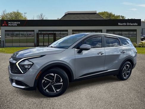 Used 2023 Kia Sportage LX image 1