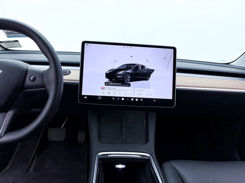 Used 2023 Tesla Model 3 Standard Range image 6