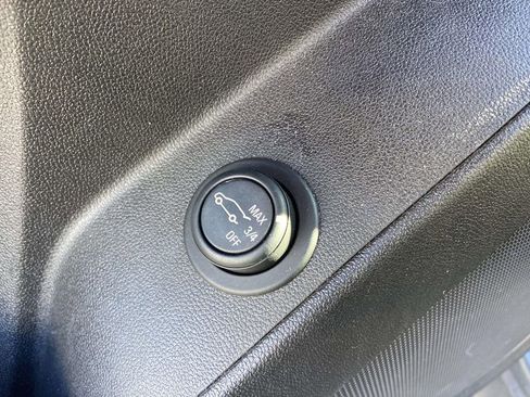 Used 2019 Chevrolet Equinox LT image 14