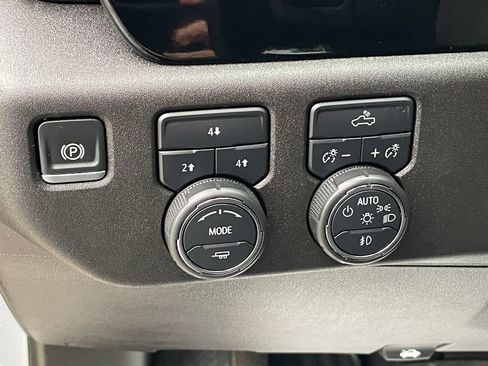 Used 2024 Chevrolet Silverado 2500 LT w/ Convenience Package AWD/4WD image 35