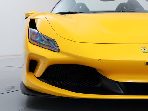 Certified 2022 Ferrari F8 Tributo RWD image 16