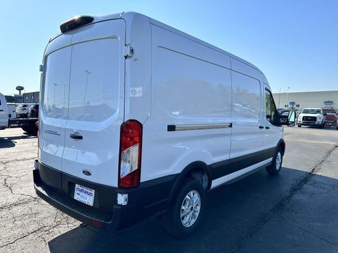 Used 2023 Ford E-Transit Medium Roof image 5