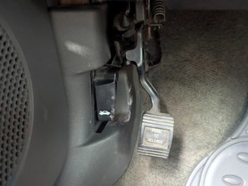 Used 2004 Pontiac Grand Prix GT2 w/ Leather Trim Pkg image 35