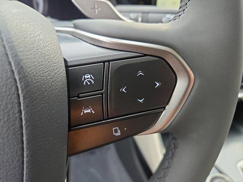 Used 2025 Lexus RZ 450e image 23