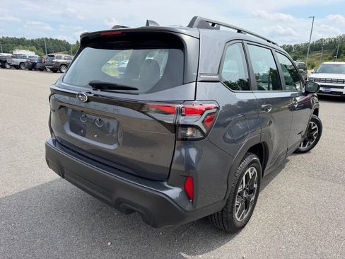 Used 2025 Subaru Forester AWD/4WD image 3