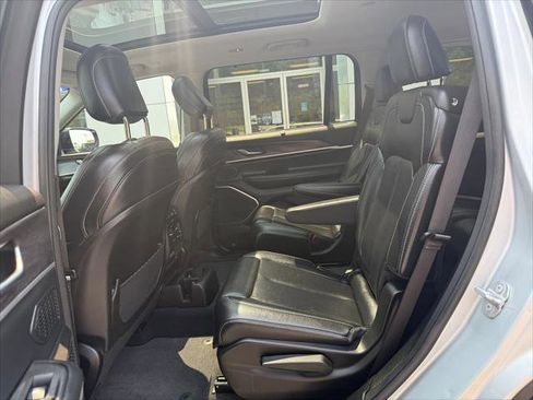 Certified 2022 Jeep Grand Cherokee L Limited w/ Luxury Tech Group II image 12