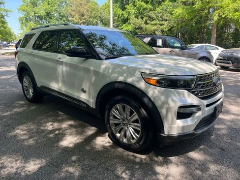 Used 2022 Ford Explorer King Ranch w/ Premium Technology Package AWD/4WD image 2