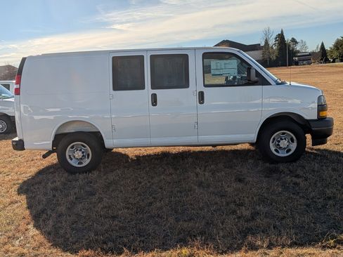 New 2025 Chevrolet Express 2500 w/ Driver Convenience Package image 9