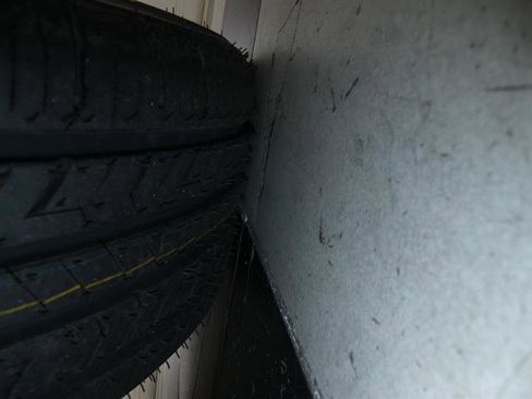 Used 2019 Tesla Model S Standard Range image 32