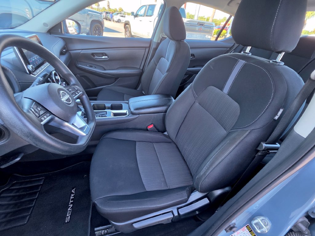 Used 2025 Nissan Sentra SV FWD image 14