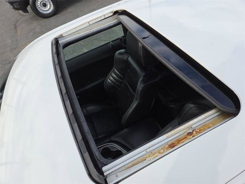 Used 2019 Dodge Challenger SRT Hellcat Redeye image 3