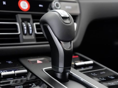 New 2025 Porsche Macan image 21