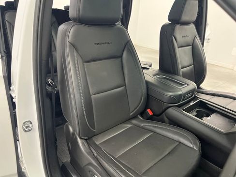 Used 2023 GMC Yukon Denali image 24