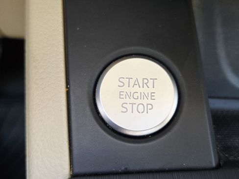 Used 2018 Audi A4 2.0T Ultra Premium w/ Convenience Package image 13