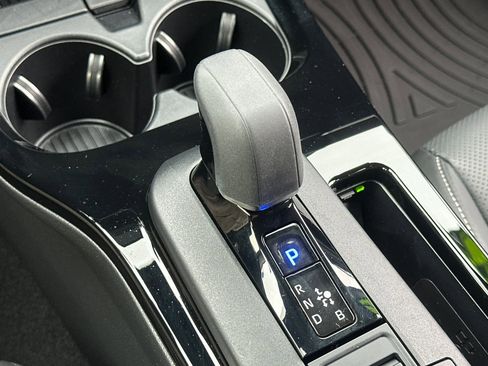 Used 2024 Toyota Prius LE image 21