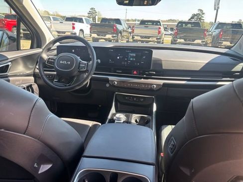Used 2026 Kia Carnival SX w/ SX Dark Edition Package image 12