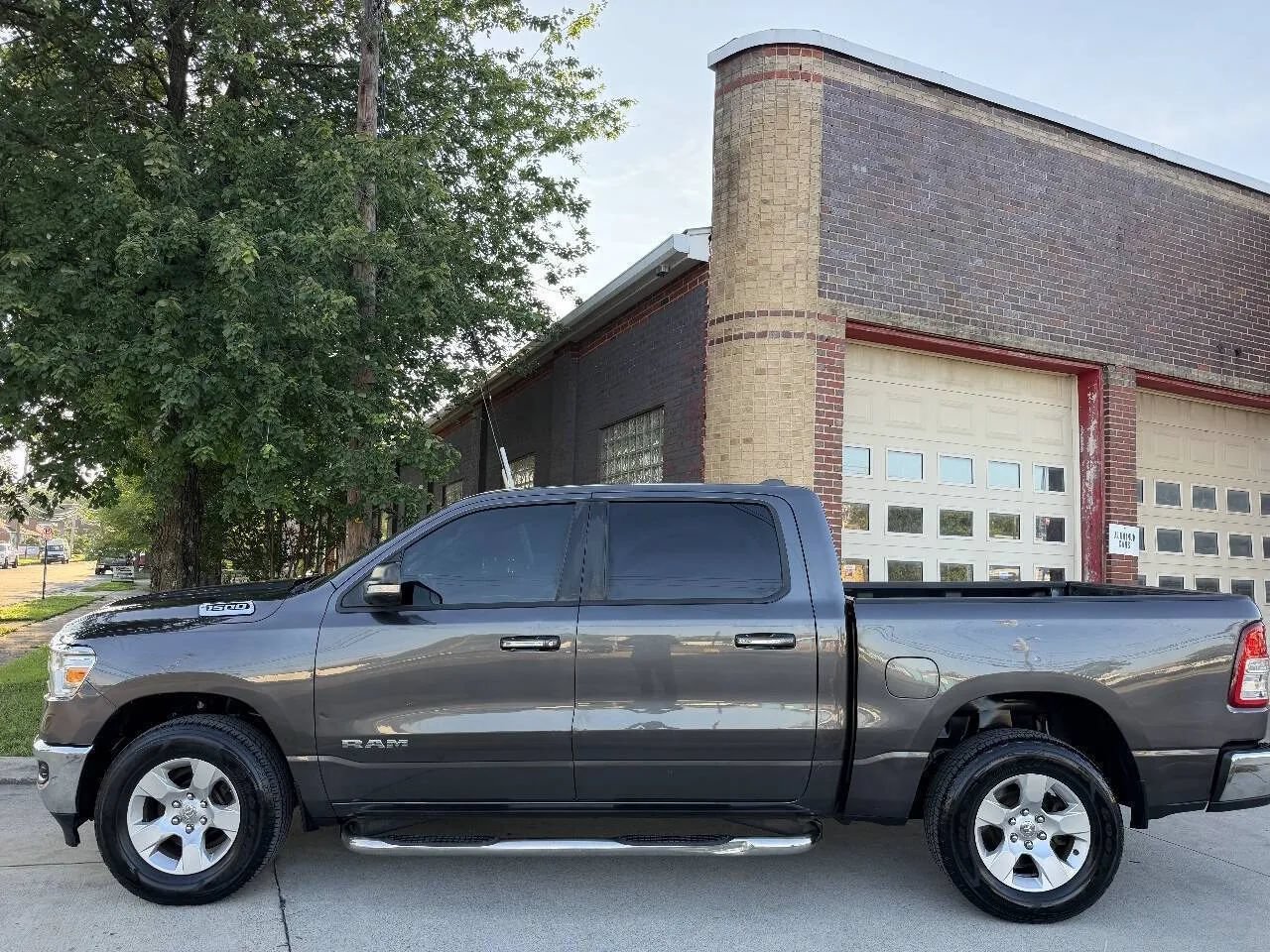 Used 2019 RAM 1500 Big Horn AWD/4WD image 12