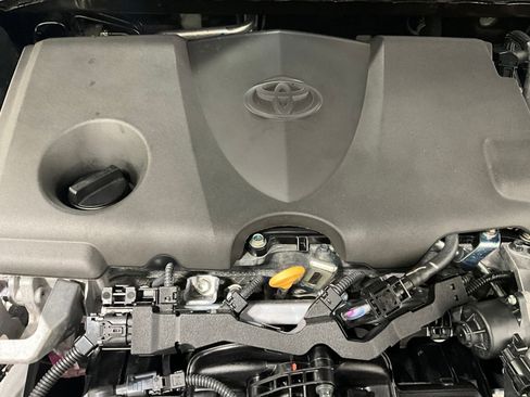 Used 2025 Toyota Camry SE image 27