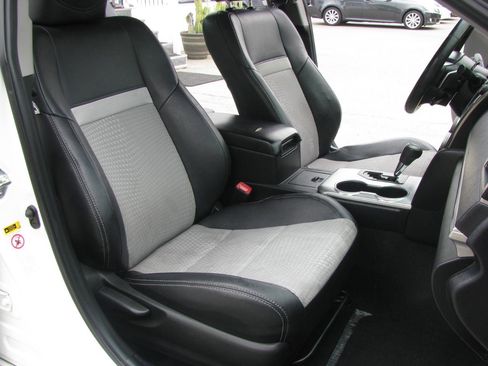 Used 2013 Toyota Camry SE FWD image 13