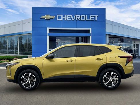 Certified 2024 Chevrolet Trax RS w/ Sunroof Package image 2