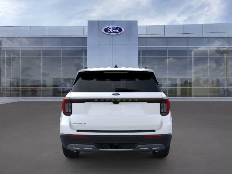 Used 2025 Ford Explorer Active w/ Active Comfort Package RWD image 5