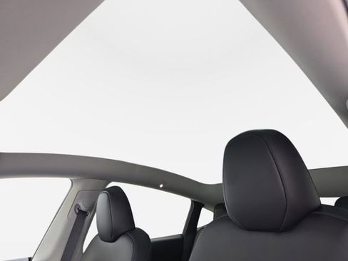 Used 2023 Tesla Model Y Long Range image 27