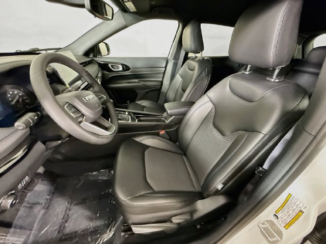 New 2026 Jeep Compass Latitude AWD/4WD image 19