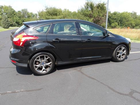 Used 2014 Ford Focus SE FWD image 11