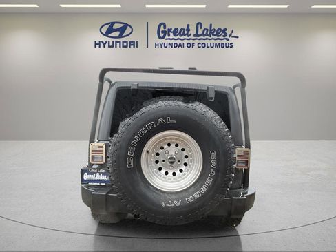 Used 2017 Jeep Wrangler Unlimited Sport AWD/4WD image 25