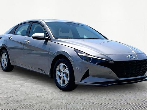 Certified 2023 Hyundai Elantra SE FWD image 5