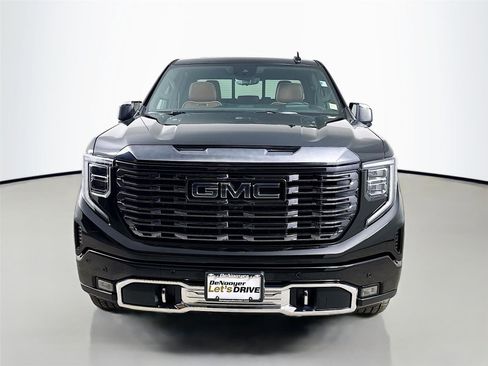 Used 2024 GMC Sierra 1500 Denali Ultimate AWD/4WD image 4