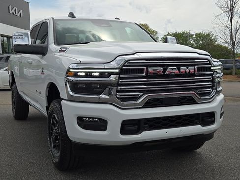 Used 2026 RAM 2500 Laramie AWD/4WD image 8