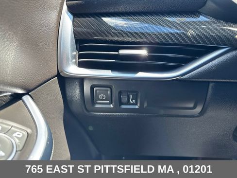 Used 2022 Cadillac XT4 Sport AWD/4WD image 33